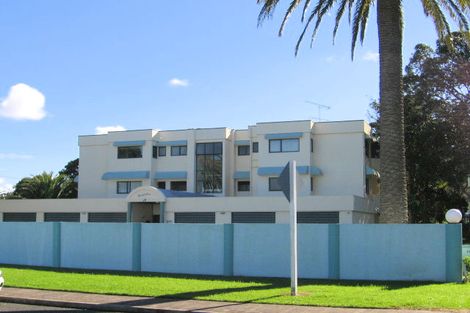 Photo of property in 15f Puriri Avenue, Orewa, 0931