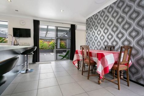 Photo of property in 26 Norfolk Drive, Cambridge, 3434