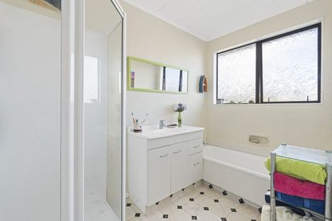 Photo of property in 24a Kenmore Street, Westown, New Plymouth, 4310