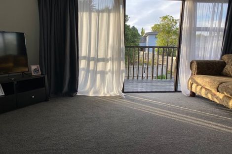 Photo of property in 72a Borich Road, Sunnyvale, Auckland, 0612