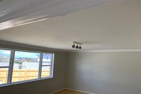 Photo of property in 1/165 Chivalry Road, Glenfield, Auckland, 0629