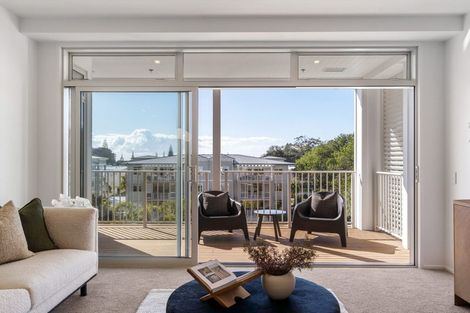 Photo of property in 129 Hibiscus Drive, Orewa, 0931