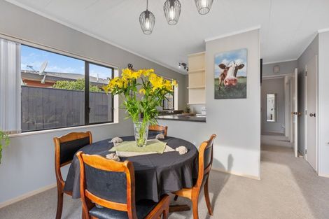 Photo of property in 1 Mangorei Road, Merrilands, New Plymouth, 4312