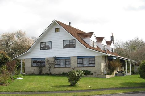 Photo of property in 1 Orsino Place, Stratford, 4332