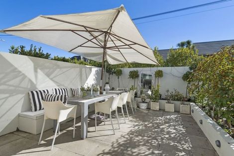 Photo of property in 12 Holly Road, St Albans, Christchurch, 8014