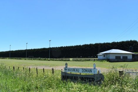 Photo of property in 37 Waikawa Beach Road, Manakau, Levin, 5573