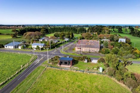Photo of property in 1790 Eltham Road, Riverlea, Hawera, 4679