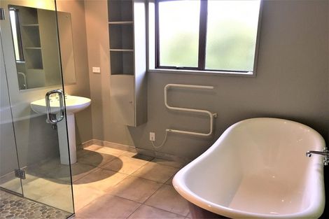 Photo of property in 18b Glenfinnon Place, Wanaka, 9305