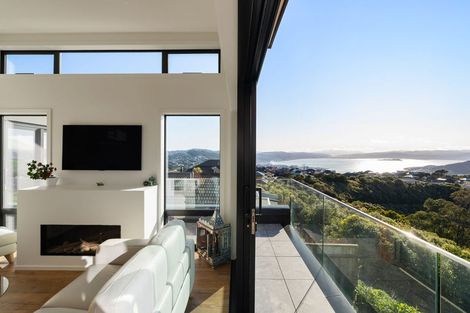 Photo of property in 49 Ashton Fitchett Drive, Brooklyn, Wellington, 6021