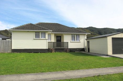 Photo of property in 17 Grimsby Grove, Wainuiomata, Lower Hutt, 5014