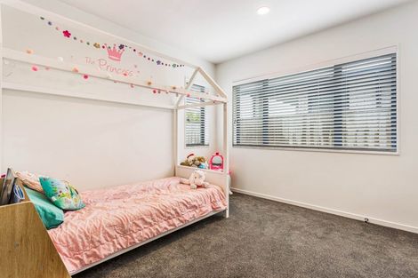 Photo of property in 6 Dida Park Drive, Kumeu, 0810