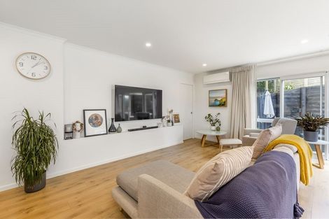 Photo of property in 19 Penton Road, Stanmore Bay, Whangaparaoa, 0932