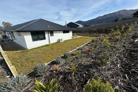 Photo of property in 37 Tomtit Crescent, Lake Hawea, 9382