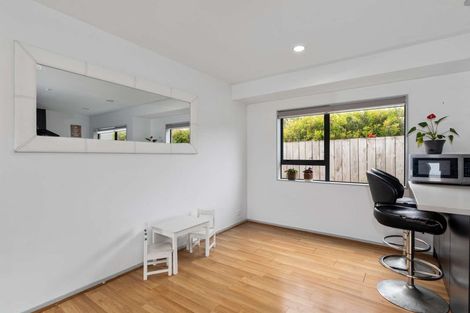 Photo of property in 16 O'sullivan Place, Waiuku, 2123