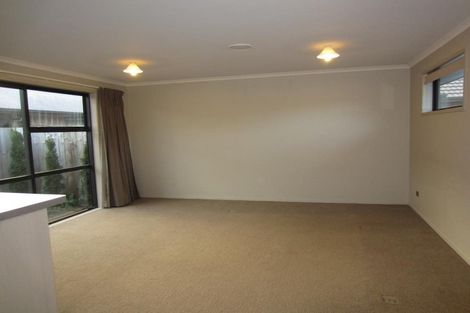 Photo of property in 108u8 Old Farm Road, Hamilton East, Hamilton, 3216
