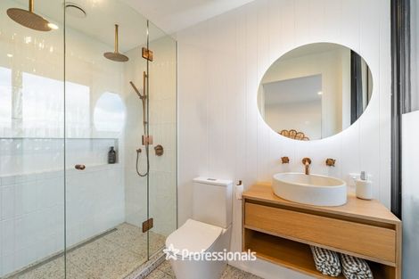 Photo of property in 37 Percy Kinsman Crescent, Riverstone Terraces, Upper Hutt, 5018