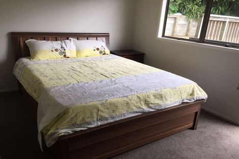 Photo of property in 84 Ayton Drive, Totara Vale, Auckland, 0629