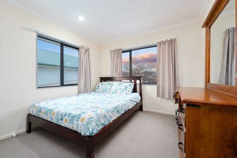 Photo of property in 13 Pyramid Place, Glen Eden, Auckland, 0602