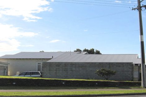 Photo of property in 32 Kaitemako Road, Welcome Bay, Tauranga, 3112