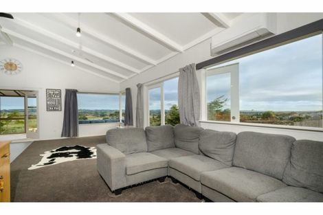 Photo of property in 69 Garfield Road, Helensville, 0800