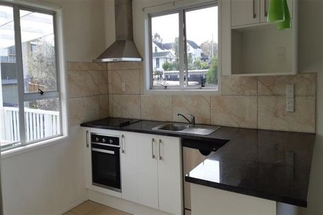 Photo of property in 1/12 Manuka Road, Glenfield, Auckland, 0629