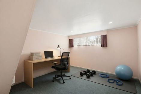 Photo of property in 31 Link Road, Newlands, Wellington, 6037