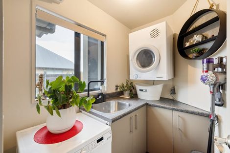 Photo of property in 562a Bower Avenue, Parklands, Christchurch, 8083
