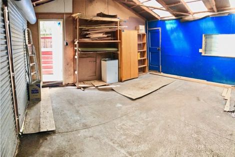 Photo of property in 18 Newington Road, Henderson, Auckland, 0612