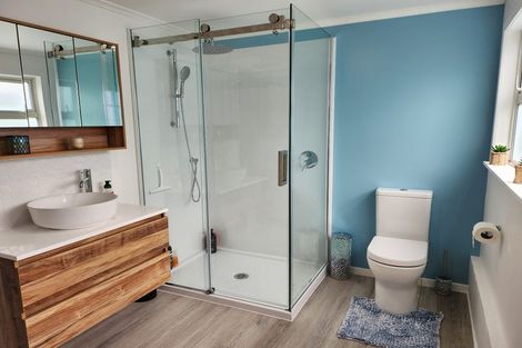 Photo of property in 5 Sunshine Crescent, Kelson, Lower Hutt, 5010