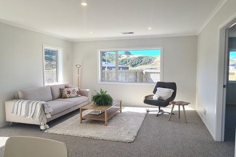 Photo of property in 47 Stockport Grove, Churton Park, Wellington, 6037