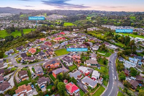 Photo of property in 4 Gordon Stanley Drive, Massey, Auckland, 0614