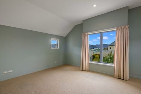 Photo of property in 13 Meadowbrook Place, Wanaka, 9305
