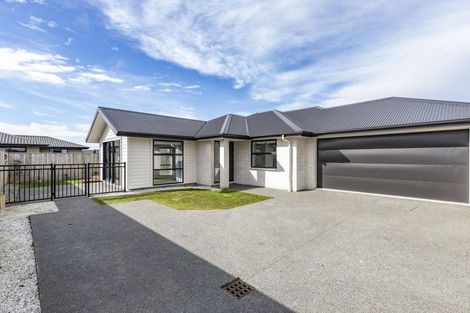 Photo of property in 82a Watkins Drive, Rangiora, 7400