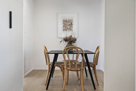 Photo of property in 12 Kiernan Place, Kelston, Auckland, 0602