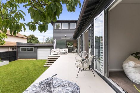 Photo of property in 1/9 Pierce Road, Milford, Auckland, 0620