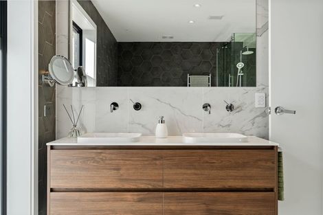 Photo of property in 49 Ashton Fitchett Drive, Brooklyn, Wellington, 6021