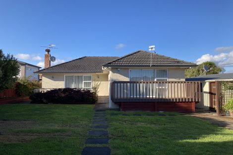 Photo of property in 14 Fairdene Avenue, Henderson, Auckland, 0610