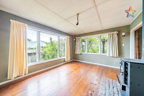 Photo of property in 64 Oakleigh Street, Maungaraki, Lower Hutt, 5010