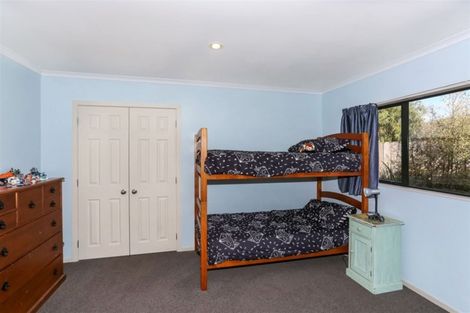 Photo of property in 13 Delphi Grove, Tuakau, 2121