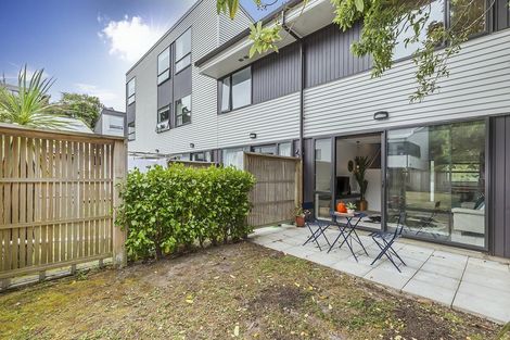 Photo of property in 8u1 Thatcher Crescent, Crofton Downs, Wellington, 6035