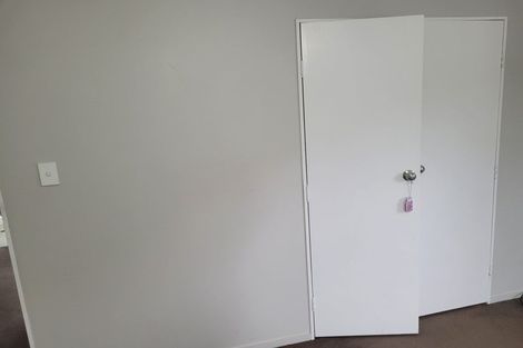 Photo of property in 15 Tiki Street, New Lynn, Auckland, 0600