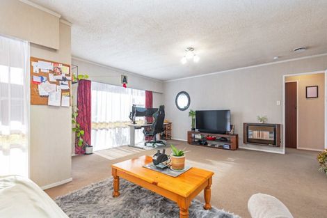 Photo of property in 12-12a Cecil Place, Cloverlea, Palmerston North, 4412