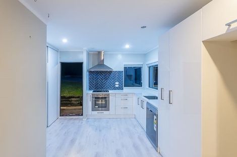Photo of property in 12 Bedford Street, Te Atatu South, Auckland, 0610