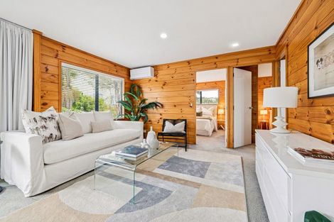 Photo of property in 21a Fraser Road, Narrow Neck, Auckland, 0624