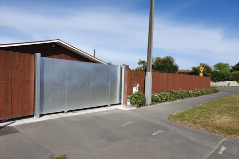 Photo of property in 77 Memorial Avenue, Ilam, Christchurch, 8053