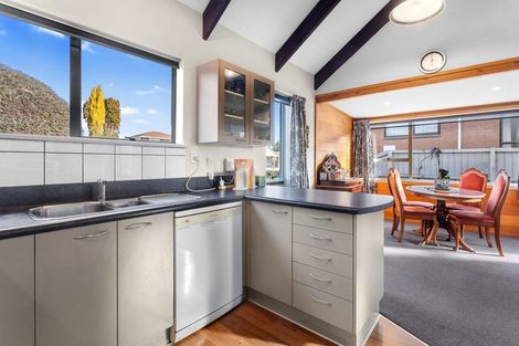 Photo of property in 1/4 Camrose Place, Ilam, Christchurch, 8041