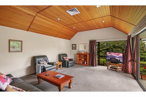 Photo of property in 35 Glenburn Place, Avonhead, Christchurch, 8042