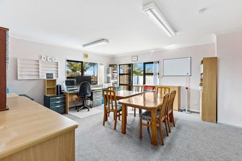 Photo of property in 8 Limeburners Close, Hobsonville, Auckland, 0618