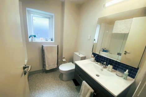 Photo of property in Fountain Court, 9/48 Oriental Parade, Oriental Bay, Wellington, 6011