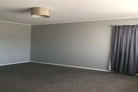 Photo of property in 5 Kerry Place, Papakura, 2110